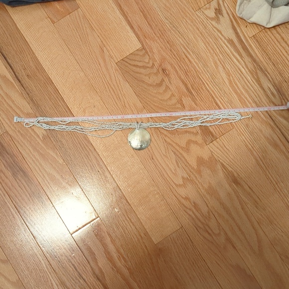 2 bead strand necklaces, black and white - Picture 2 of 3